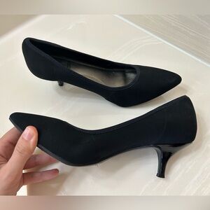 Impo size 9 black kitten heels